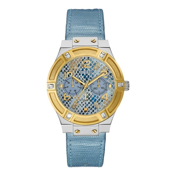 Montre femme Guess bicolore en acier doré et argenté, cadran motif serpent bleu avec cristaux, bracelet texturé bleu clair, Maison Mercier.