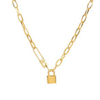 Détail de la chaîne à maillons ovales du collier doré, montrant la qualité de la finition et l'assemblage précis, Maison Mercier.