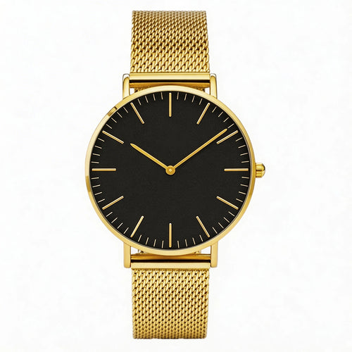 Montre féminine Maison Mercier, cadran noir épuré, bracelet maille milanaise finition or rose, portée au poignet avec un bracelet délicat à perles dorées.