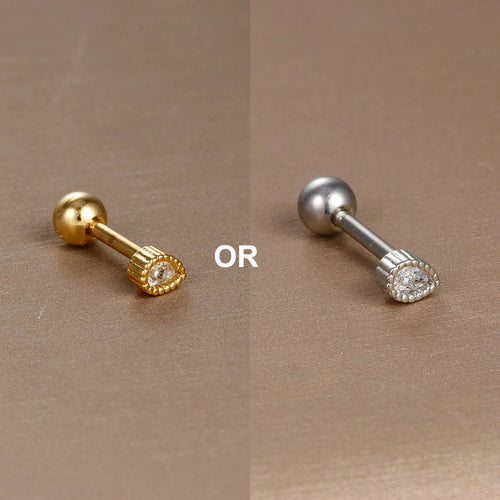 Sélection de piercings d'oreille pour femme, alliant la robustesse de l'acier chirurgical à la délicatesse des zircons.