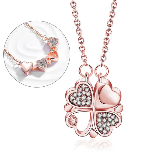 Collier pendentif transformable cœurs trèfle en acier doré et zirconia, présenté ouvert en ligne de cœurs et fermé en trèfle, sur fond bleu profond, Maison Mercier.
