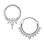 Jeune femme élégante portant un piercing clicker septum en acier chirurgical doré, avec en bas de l'image les trois finitions (argenté, doré, or rose) des piercings ronds, Maison Mercier.