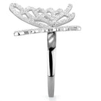 Détail d'une bague papillon en argent rhodié ornée de zircons scintillants, Maison Mercier.