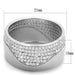 Vue de face d'une bague bande large en argent massif rhodié, pavée de zircons, avec des dimensions de 21mm de diamètre et 10mm de largeur, Maison Mercier.