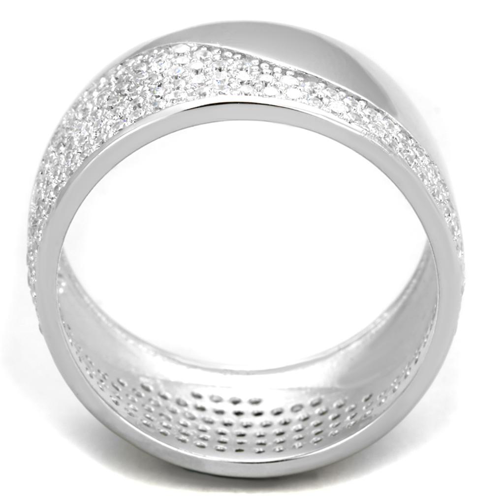 Vue latérale et arrière d'une bague bande large en argent massif rhodié, révélant la finesse du pavage de zircons et la finition polie du métal, Maison Mercier.