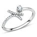 Vue détaillée d'une bague ouverte asymétrique en acier rhodié, ornée d'un zircon solitaire et d'un pavé de cristaux étincelants, Maison Mercier.