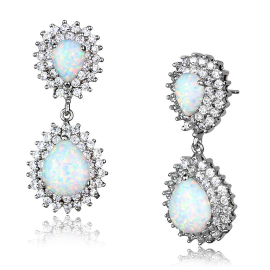Détail d'une boucle d'oreille pendante en argent rhodié, opale poire et halo de zircons, vue de face, Maison Mercier.