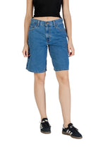 Short Levi`s couleur bleu