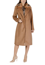 Manteau Guess couleur beige