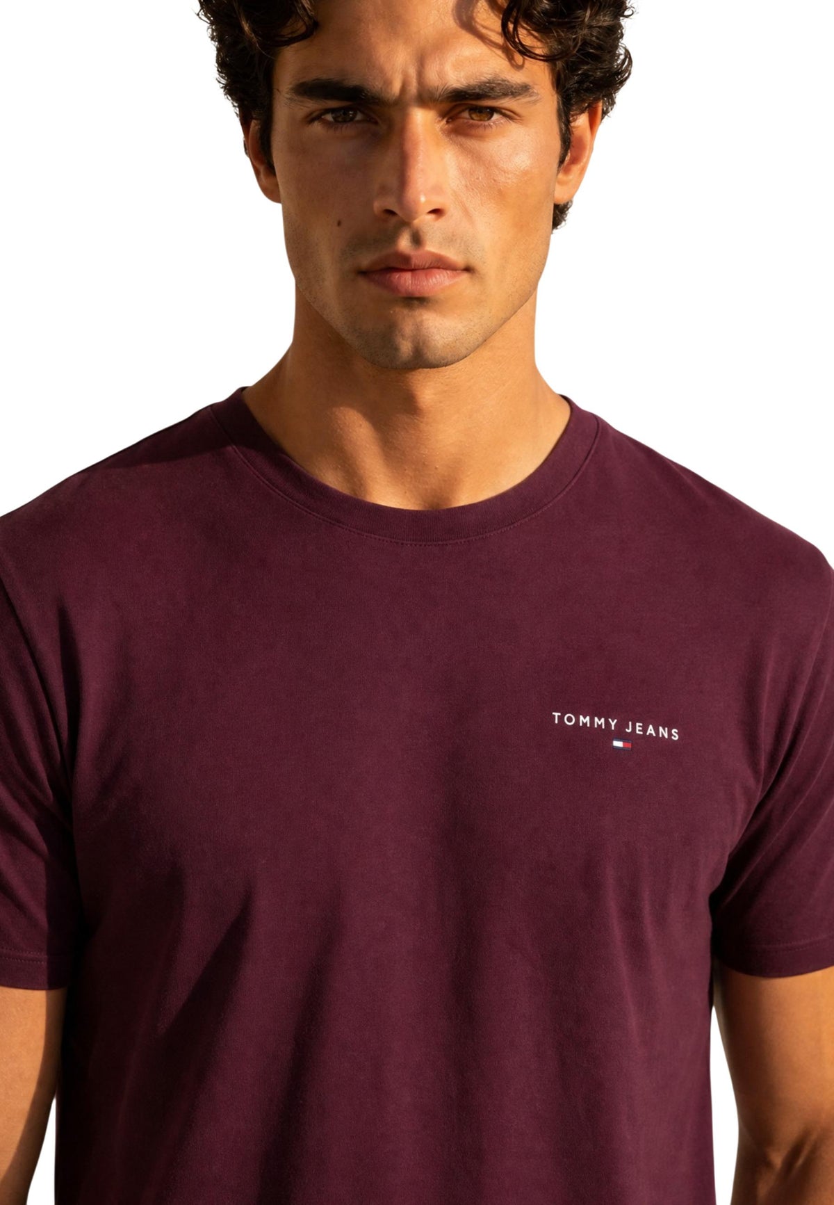 T-shirt Tommy Hilfiger Jeans couleur bordeaux — vue 3