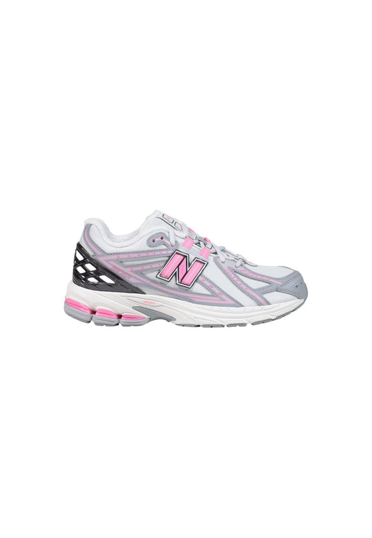 Baskets New Balance couleur gris