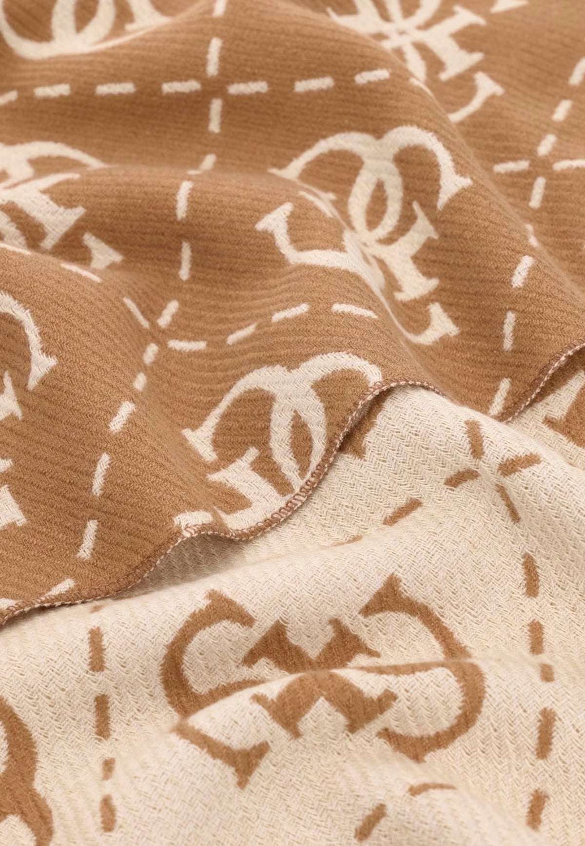 Écharpe Guess couleur beige — vue 2