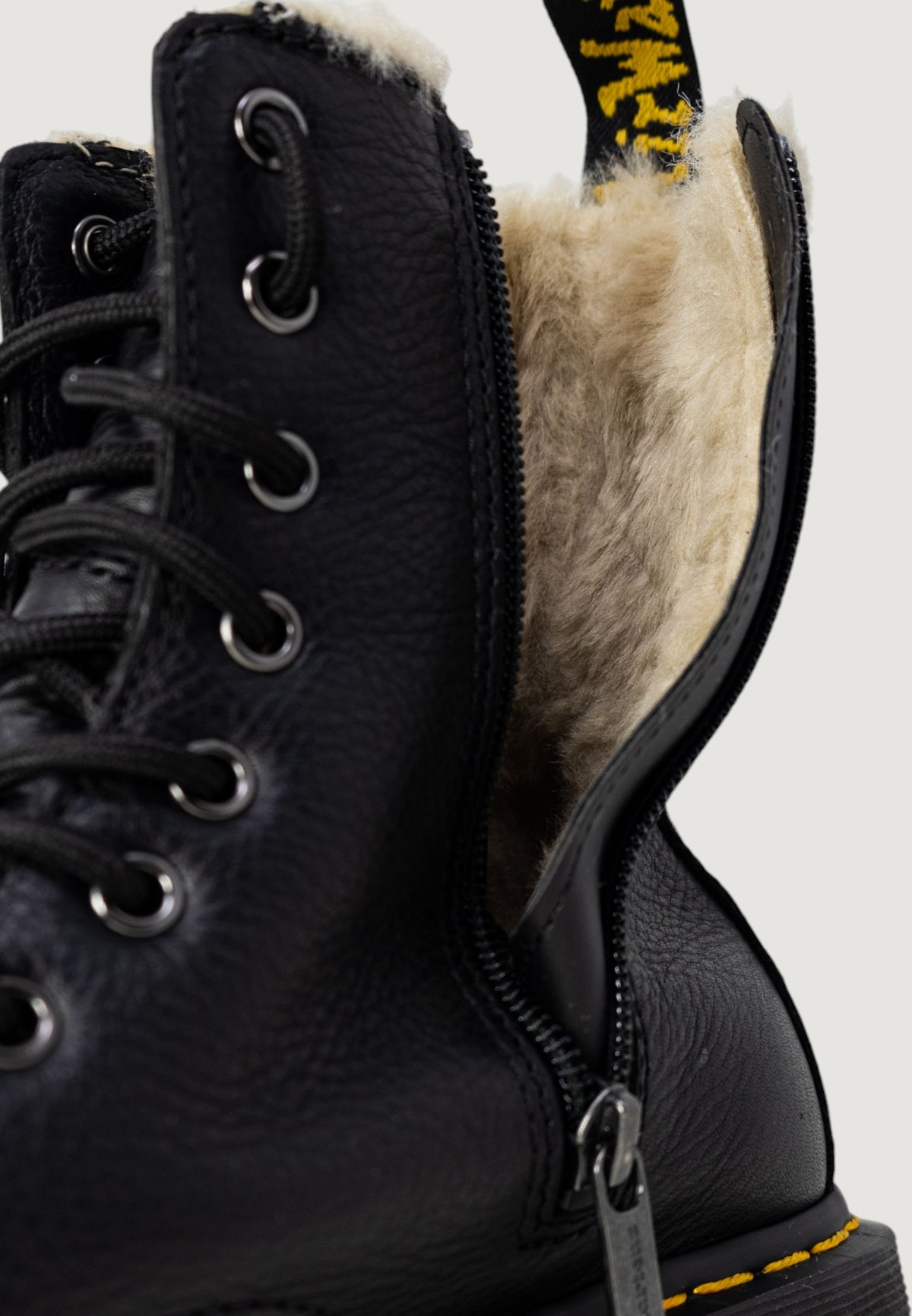 Bottes Dr. Martens couleur noir — vue 4